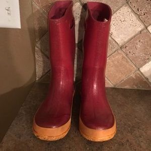 Girls bog boots